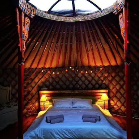Original Yurta Inside Nature Moncarapacho